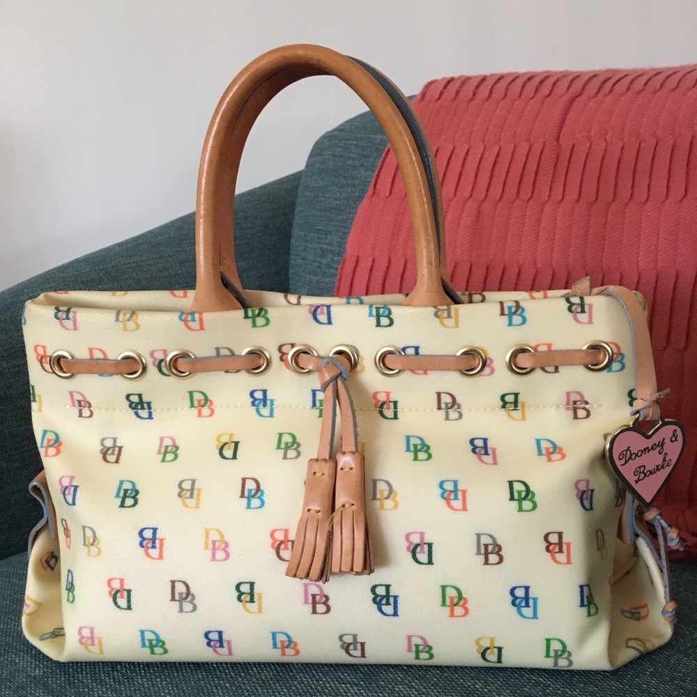 🌸Dooney and Bourke Vintage Authentic EUC